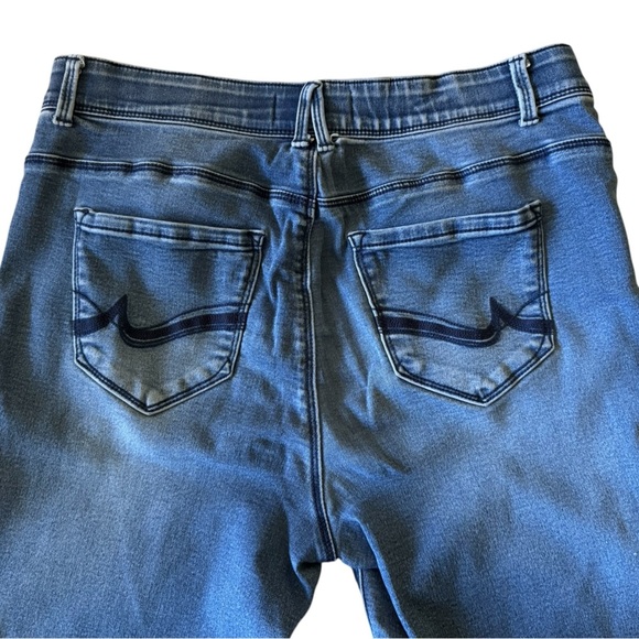 Angels Women’s soft Jean. Size 12 - Picture 3 of 4